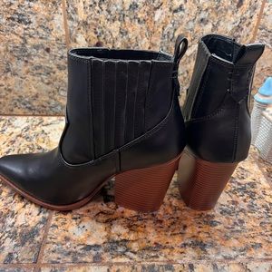 Pink Lily black booties